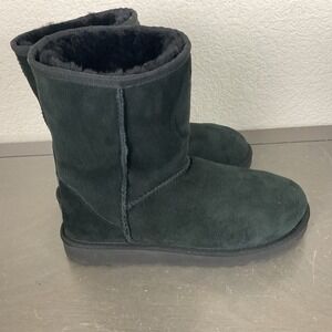 UGG Women's Black Classic Short II Suede Shearling Boots 8 US